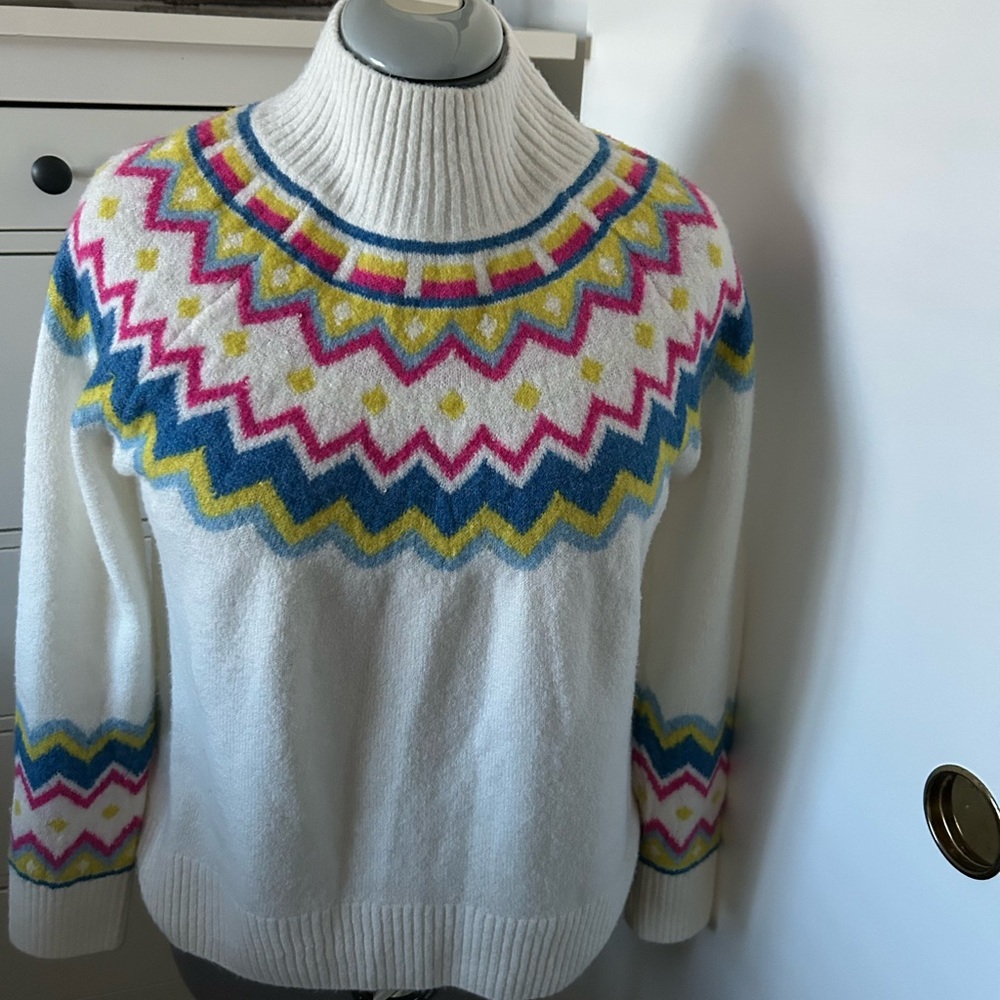 Vince Camuto White Sweater with Pink, Yellow, and Blue Pattern